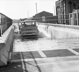 1971 Transit Bulletin Improvements to testing ground Boreham Water splash & gradiant Hill neg 172-10