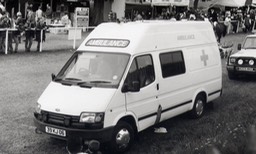 ford-transit-lwb-ambulance-39-kj-06