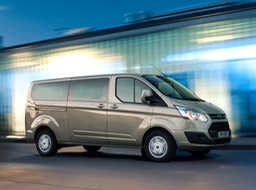 Ford_Tourneo_Custom__03